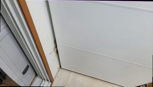 누수탐지 안방 벽지 젖음이 시작된 실내 벽면 상태