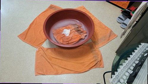 광명 누수탐지 안방 천장과 벽면의 얼룩을 단계적으로 확인하는 점검 장면