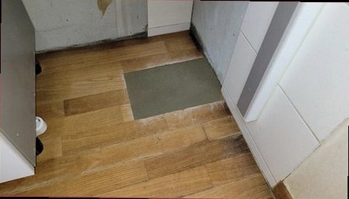 누수탐지 싱크대 하부와 천장 주변을 함께 살피는 점검 장면