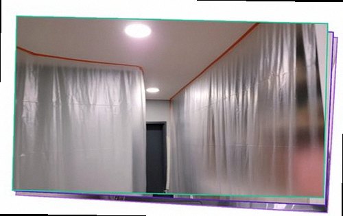 강남구 누수탐지 천장 얼룩과 바닥 습기를 확인하는 현장 점검 모습