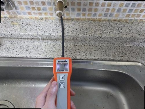 안성 누수탐지 발화동 빌라 2층 주방 싱크대 안쪽 시공 후기 사진