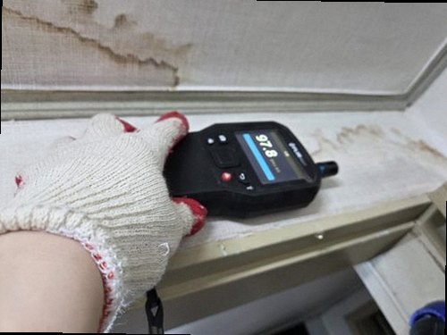누수탐지 누수 흔적과 계량기 상태를 확인하는 점검 장면