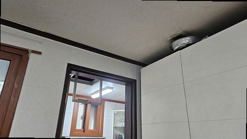 용산구 누수탐지 신창동 연립주택 2층 욕실 수건장 뒤 시공 후기 사진