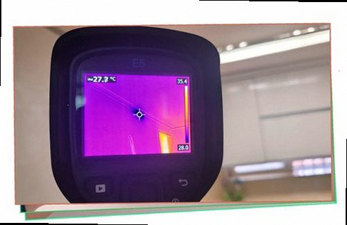누수탐지 누수 원인 확인 과정을 살펴보는 현장 이미지