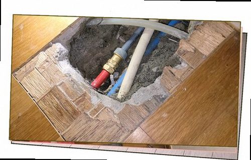 누수탐지 천장 얼룩과 습기 분포를 확인하는 점검 장면