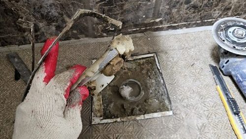 누수탐지 욕실 천장 얼룩 위치와 번짐 방향을 비교한 점검 자료
