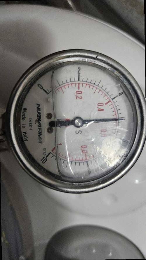 누수탐지 배관 구간별 압력 변화를 확인하는 점검 과정