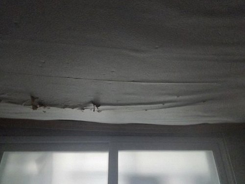 누수탐지 누수 점검 기록에 얼룩의 위치와 변화 양상을 표시한 모습