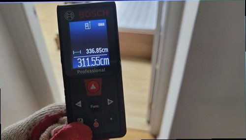 누수탐지 주방 벽면과 싱크 하부를 함께 확인하는 현장 모습