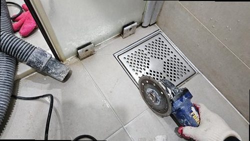 의왕 누수탐지 왕곡동 빌라 2층 현관 신발장 앞 시공 후기 사진
