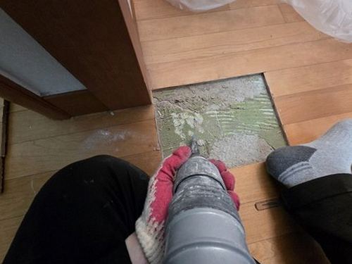 누수탐지 조종면 누수탐지 빌라 거실 천장 얼룩이 번진 사례