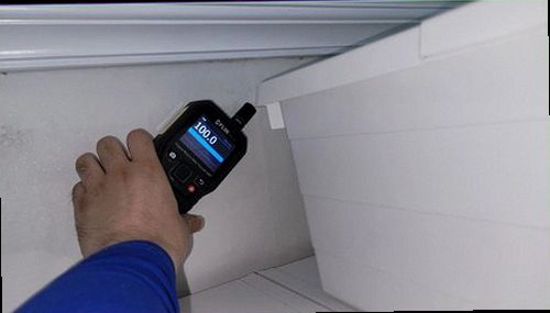 강남구 누수탐지 욕실 천장 얼룩과 배관 점검 위치를 확인하는 현장