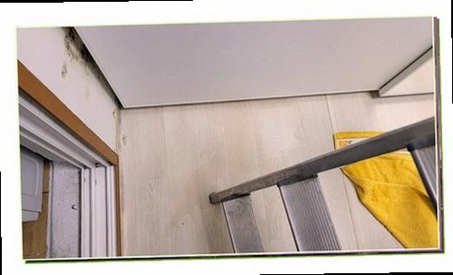 누수탐지 누수 발생 부위와 주변 벽면 상태를 확인하는 점검 모습