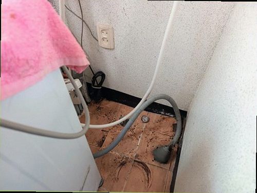 오정구 누수탐지 주방 하부장 내부의 물자국과 배수 연결부 점검 모습
