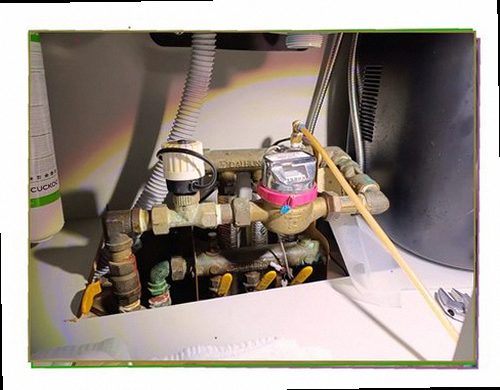 누수탐지 처치 후 정비된 접합부와 건조 상태를 확인하는 현장