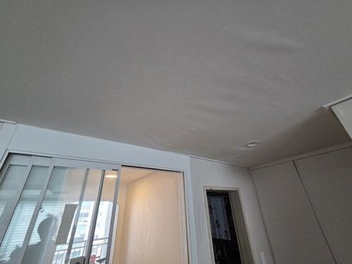 누수탐지 처치 전후 천장 상태 비교 현장 사진