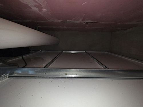 누수탐지 보수 전후 배관 점검 상태를 비교하는 작업 장면