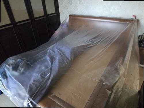 영등포구 누수탐지 천장 얼룩과 벽면 습기를 확인하는 점검 모습