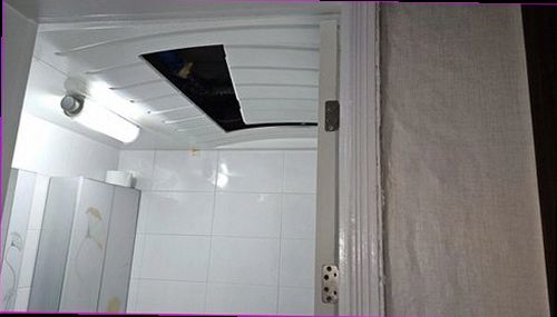 양천구 누수탐지 천장에 번진 누수 흔적과 주변 마감재 상태