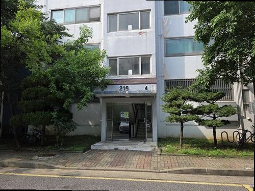 누수탐지 천장 얼룩과 벽지 들뜸이 나타난 실내 누수 점검 전 모습