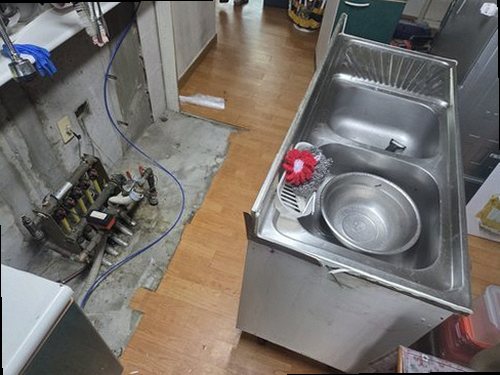 원미구 누수탐지 중동 빌라 2층 주방 바닥 시공 후기 사진
