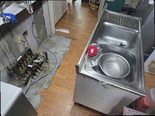 만세구 누수탐지 나무동 아파트 7층 주방 싱크대 하부 시공 후기 사진