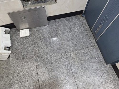 누수탐지 벽지 얼룩 경계 변화를 시간 순서대로 기록한 점검 사진
