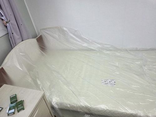 누수탐지 누수 감지 장비로 배관 경로를 확인하는 점검 장면