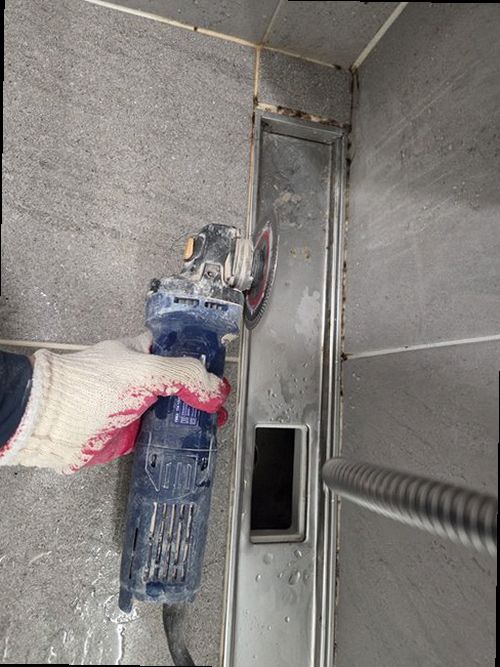 군포 누수탐지 궁내동 아파트 10층 현관 수납장 뒤 시공 후기 사진
