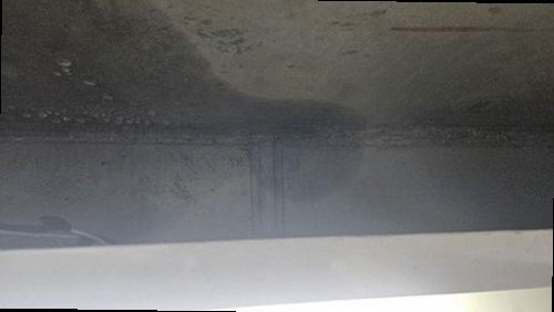 누수탐지 처치 전후 벽면 상태를 비교한 현장 사진