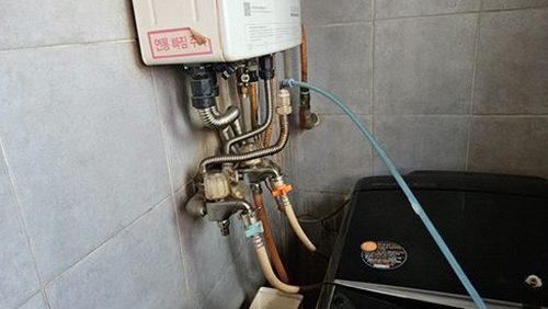 누수탐지 배관 압력과 실내 열 분포를 확인하는 점검 과정