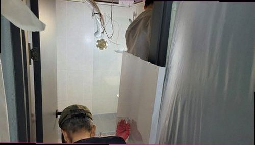 강남구 누수탐지 벽면 변색과 바닥 들뜸이 나타난 실내 누수 의심 현장