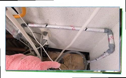종로구 누수탐지 누수 보수 후 배관 주변을 점검하는 모습
