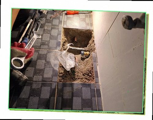 서울 중구 누수탐지 천장과 벽면의 습기 흔적을 확인하는 점검 모습
