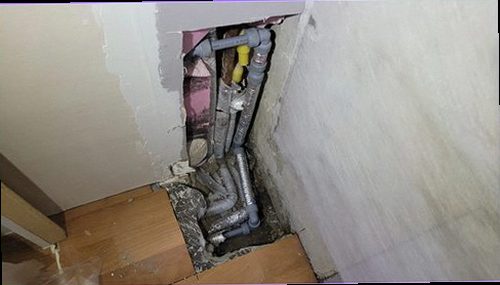 계양구 누수탐지 욕실 바닥과 변기 주변에 남은 습기 상태