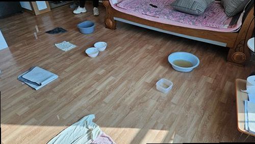 동대문구 누수탐지 답십리동 빌라 3층 거실 벽면 시공 후기 사진