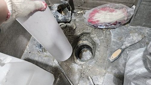 누수탐지 압력 시험용 계측 장비와 배관 구간 표시