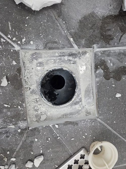 누수탐지 곡선동 누수탐지란 무엇인가 빌라 욕실 바닥에 번진 물자국