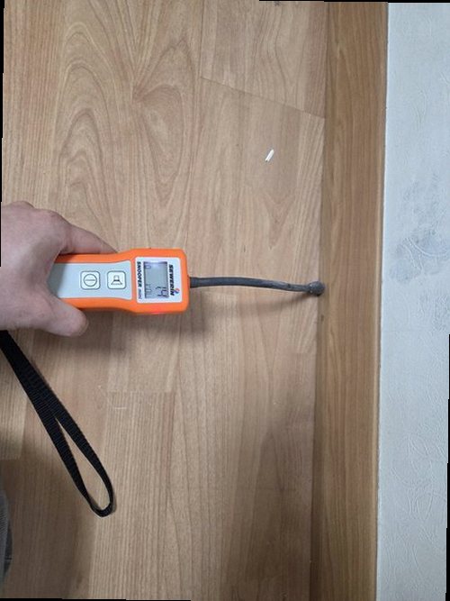 누수탐지 누수 확인 전 피해 기록과 점검 자료를 정리하는 장면
