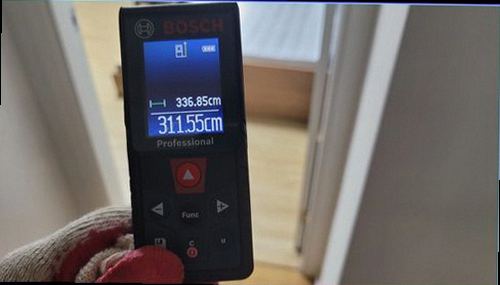 시흥 누수탐지 배관 연결부와 벽면 수분 상태를 확인하는 과정