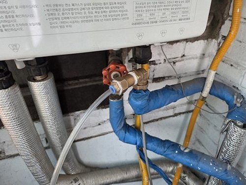 누수탐지 처치 이후 안정된 압력계 화면