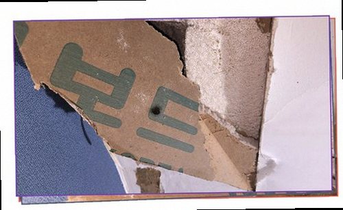 광진구 누수탐지 바닥과 벽면의 누수 흔적을 확인하는 점검 모습
