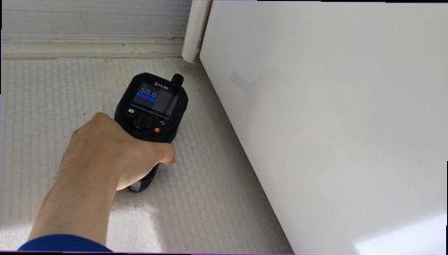 종로구 누수탐지 벽면과 바닥의 누수 흔적을 확인하는 점검 현장