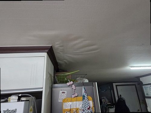누수탐지 학의동 누수탐지 거실천장물맺힘 발견 직후 이어진 신속한 현장 점검