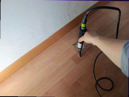 만안구 누수탐지 수분 측정값과 배관 동선을 대조해 누수 원인을 분석하는 점검 장면