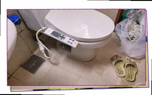 누수탐지 배수 트랩과 벽면 마감 상태를 확인하는 장면