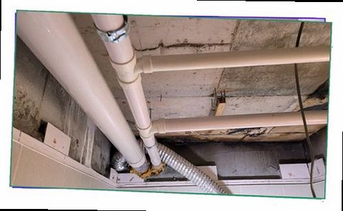 오산 누수탐지 누수 의심 부위와 주변 습도를 확인하는 현장 점검 모습