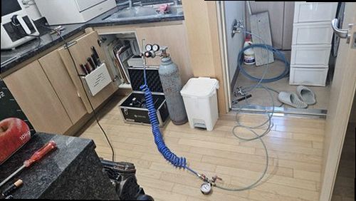 제물포구 누수탐지 제물포동 상가 2층 주방 위 천장 시공 후기 사진