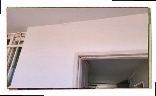 원미구 누수탐지 천장 물자국과 주변 배관 상태를 확인하는 모습