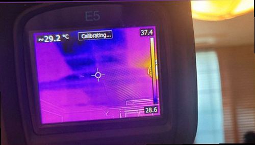 파주 누수탐지 배관 연결부를 확인하고 부분 보수를 진행하는 현장